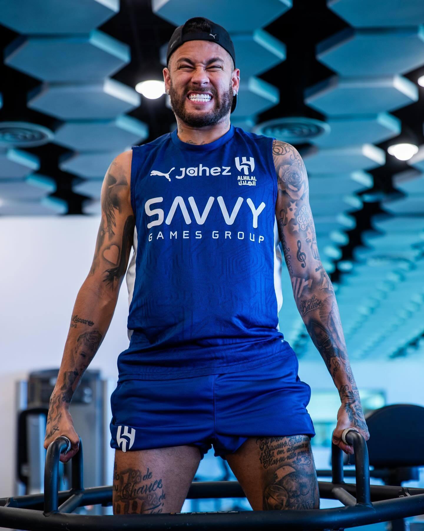 内马尔在独行侠比赛中突破纪录，赛况扑朔迷离引发热议！